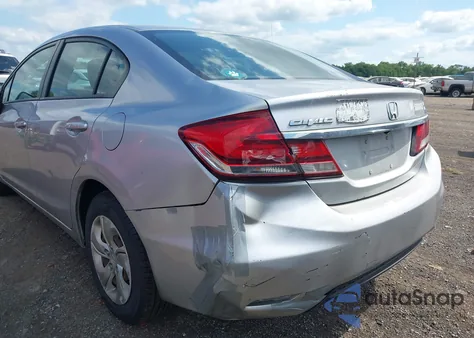 2015 Honda Civic Lx z USA, uszkodzony, nr VIN 19XFB2F54FE065775